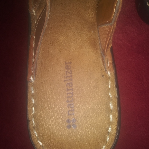 Naturalizer Leatger Sandals - Picture 4 of 7